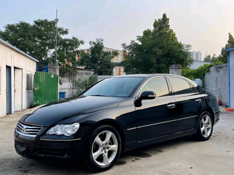 济宁10年丰田锐志3