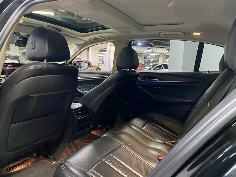 成都18年宝马5系8