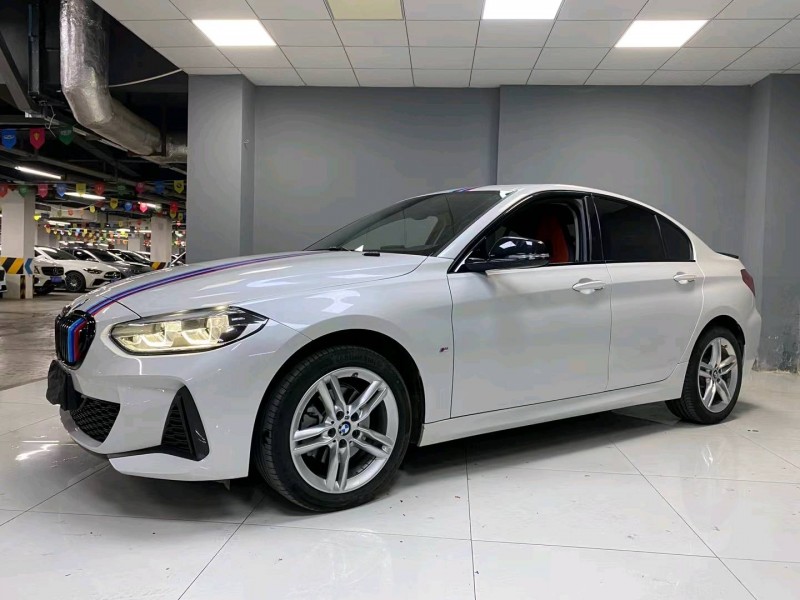 成都23年宝马1系4