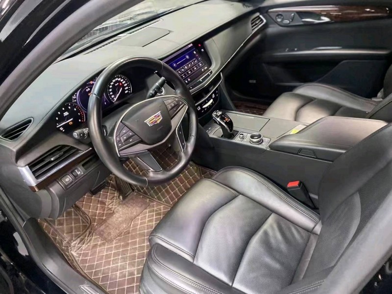 成都21年凯迪拉克CT64