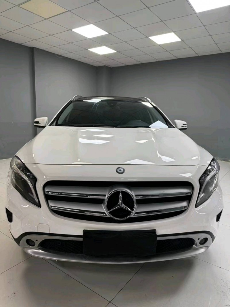 成都17年奔驰GLA1