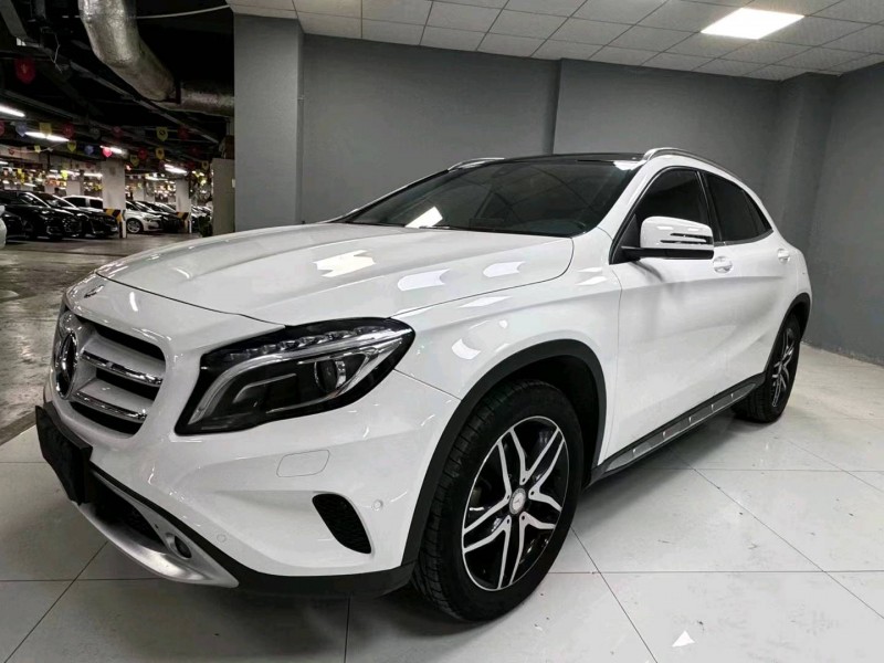 成都17年奔驰GLA6