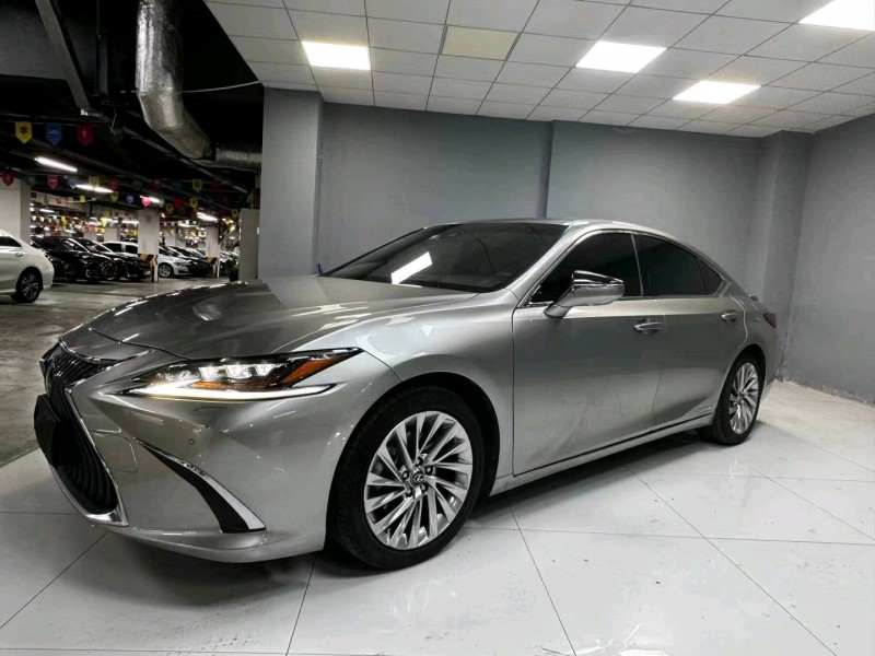 成都20年雷克萨斯ES4