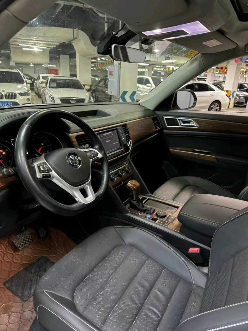 成都18年大众途昂7