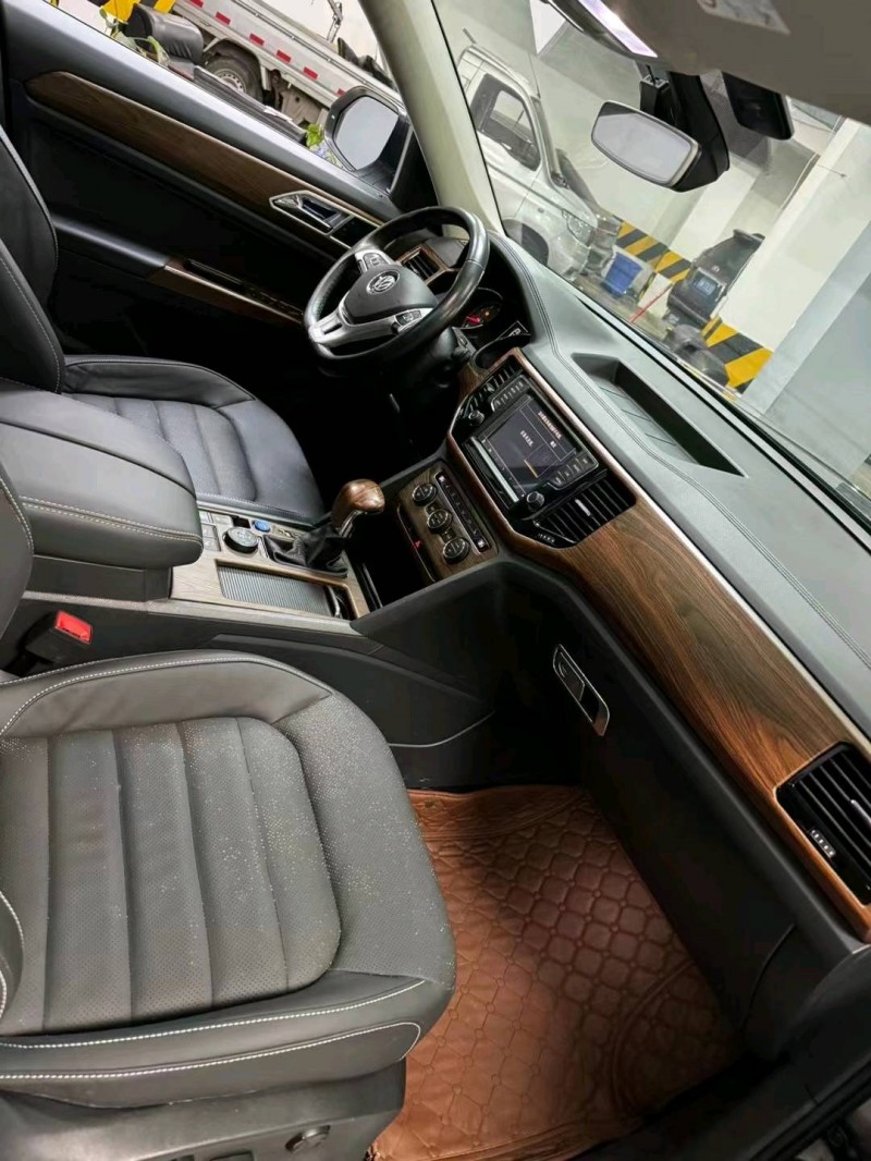 成都18年大众途昂8