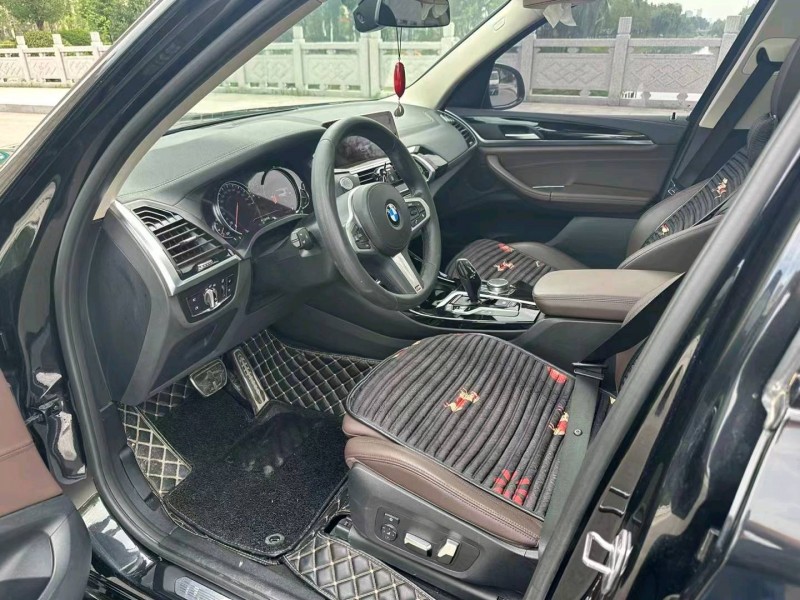 广州19年宝马X36