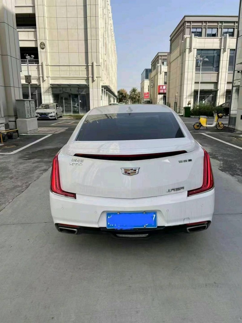 淮南18年凱迪拉克XTS9