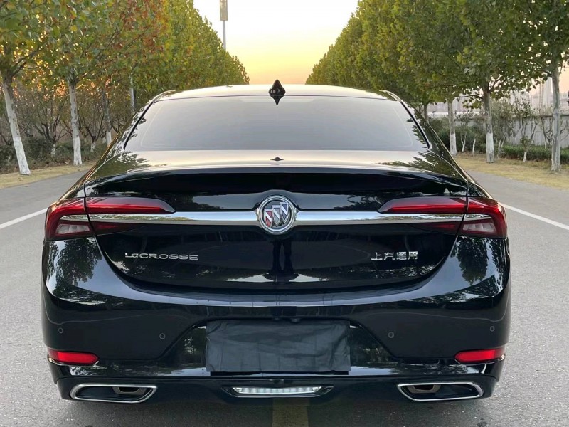 徐州22年别克艾维亚9