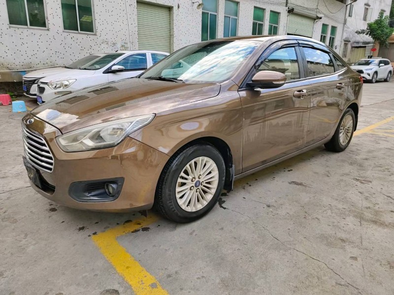 广州17年福特福睿斯3