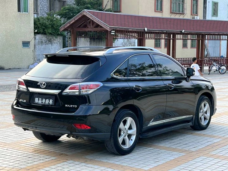 汕头13年雷克萨斯RX8