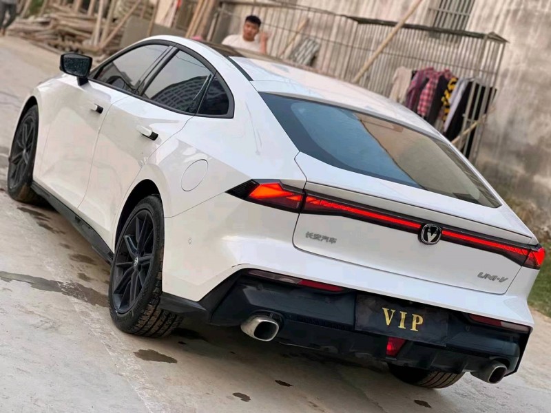 广州22年长安汽车UNI-V6