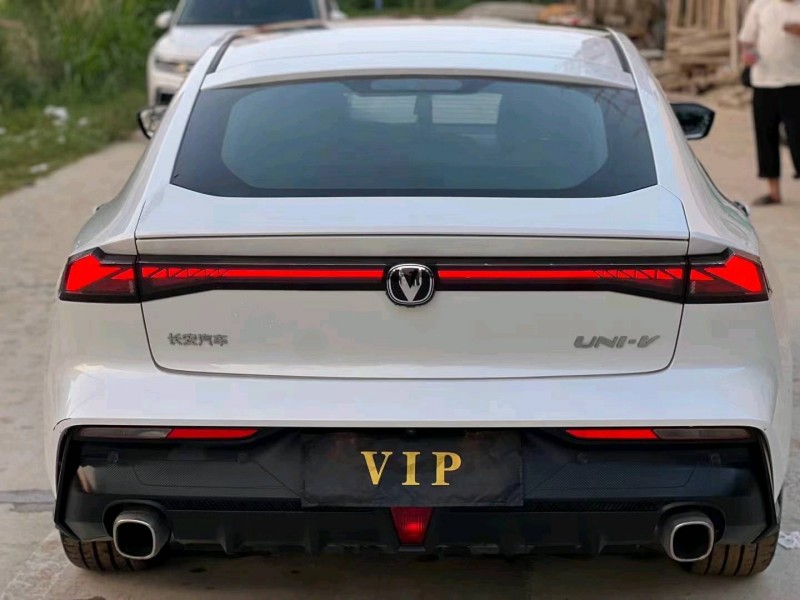广州22年长安汽车UNI-V8