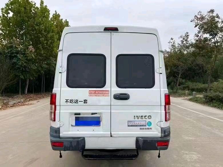 常州21年依维柯得意3