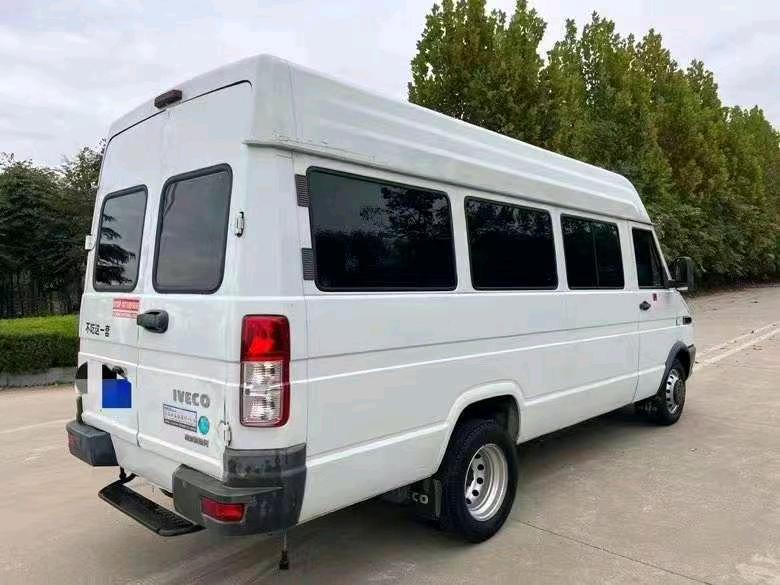 常州21年依维柯得意9