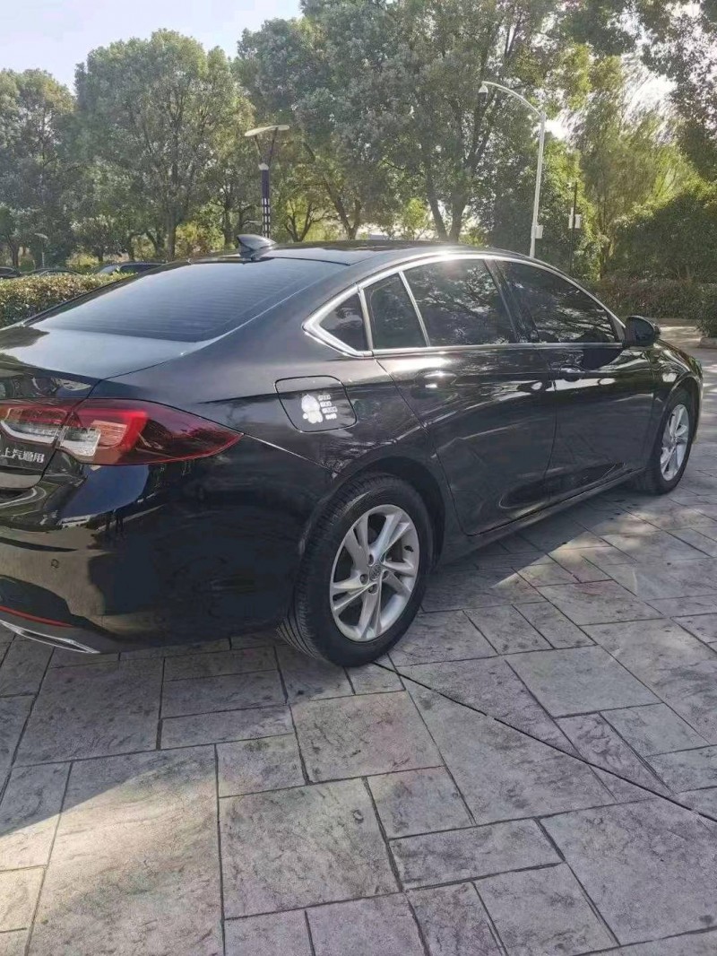 苏州22年别克君威4