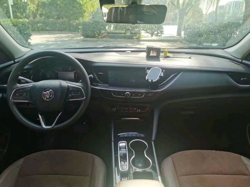 苏州22年别克君威8