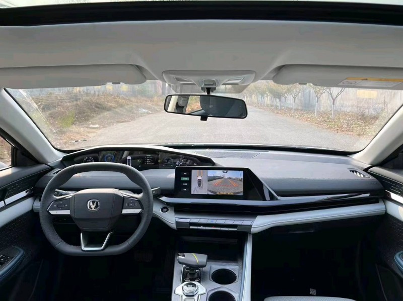 青岛23年长安汽车UNI-V9