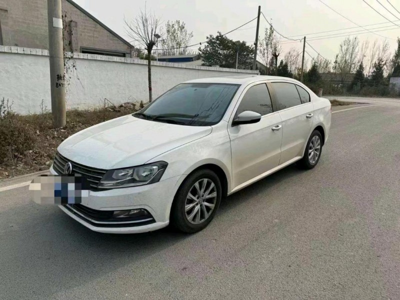 东营17年大众朗逸9