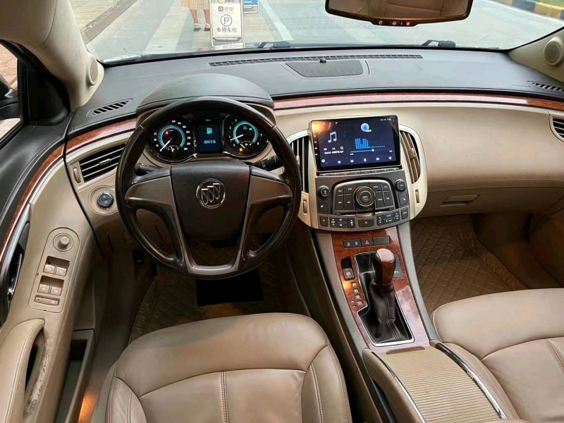 宜昌13年别克君威3