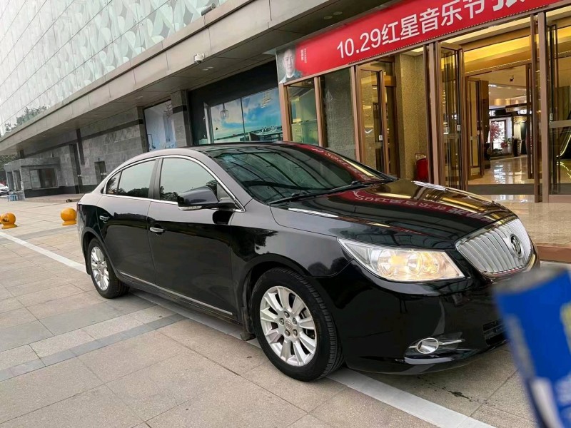 宜昌13年别克君威6