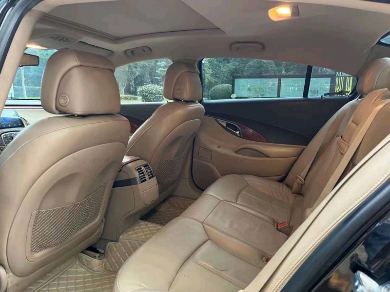 宜昌13年别克君威7