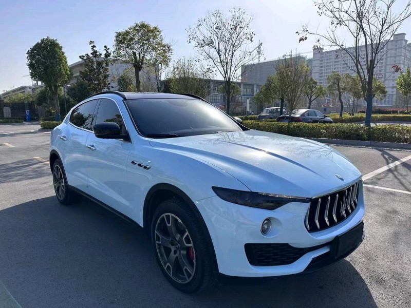 盐城20年玛莎拉蒂Levante3