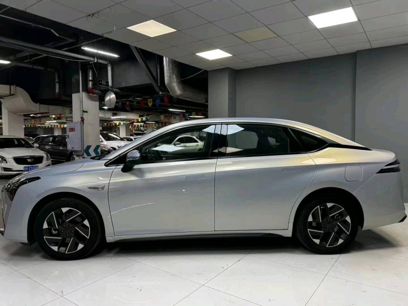 成都23年传祺埃安 PLUS2