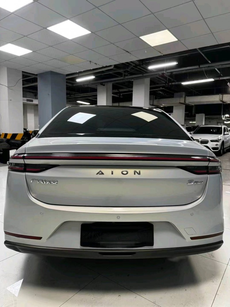 成都23年传祺埃安 PLUS5