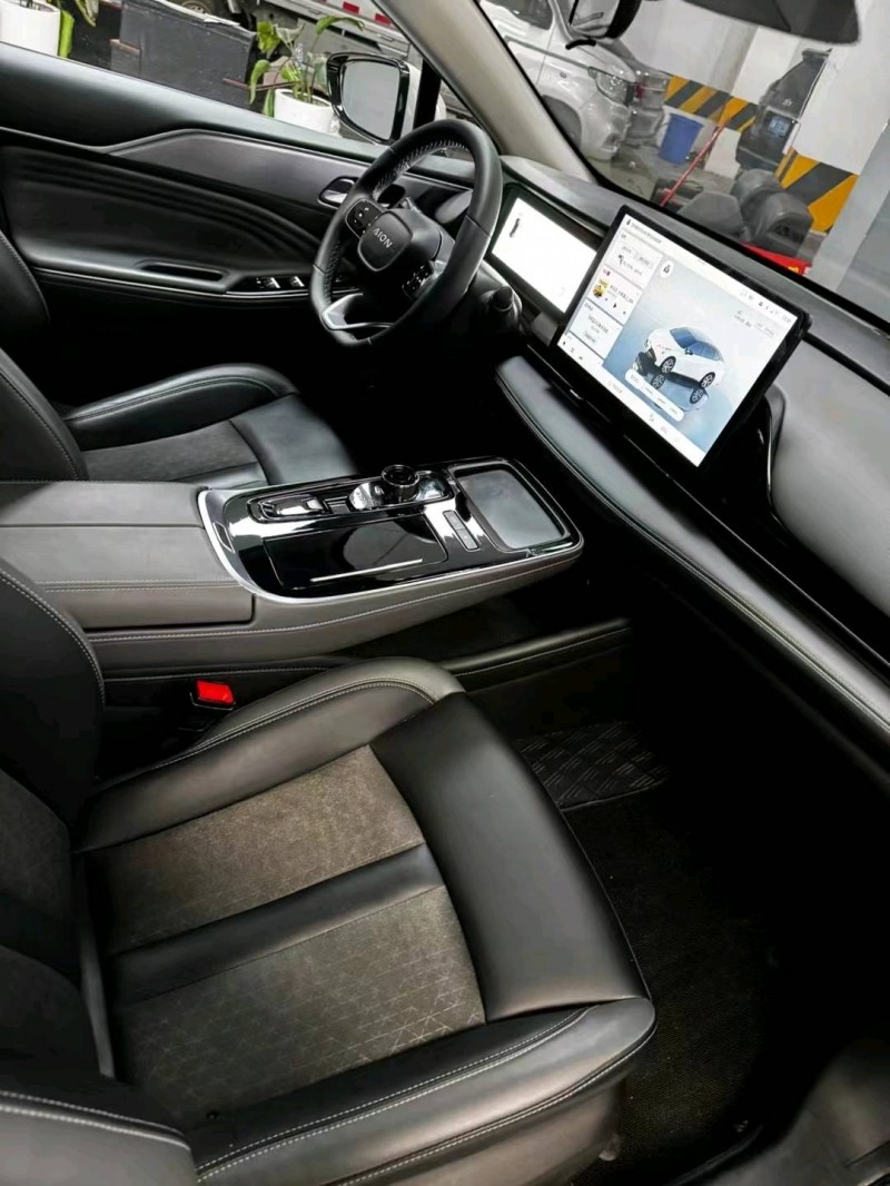 成都23年传祺埃安 PLUS8