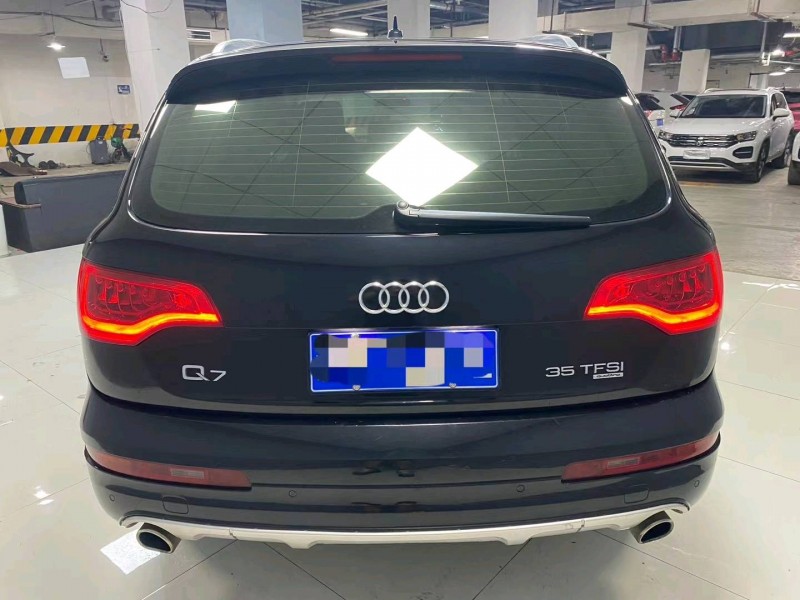 成都14年奥迪Q75