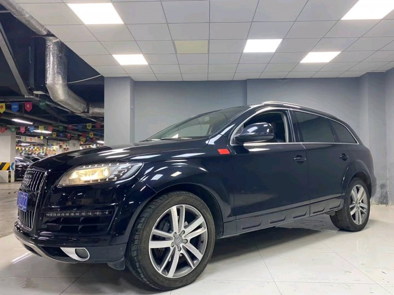 成都14年奥迪Q76