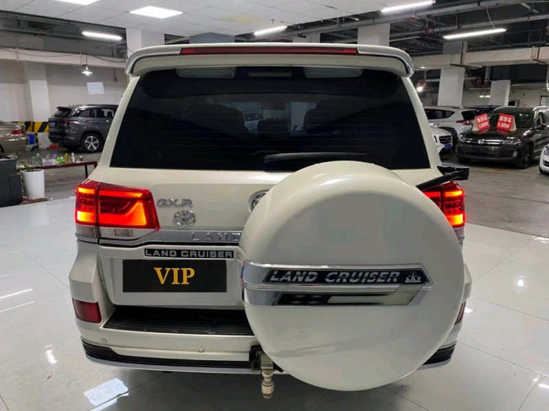 成都13年丰田兰德酷路泽5