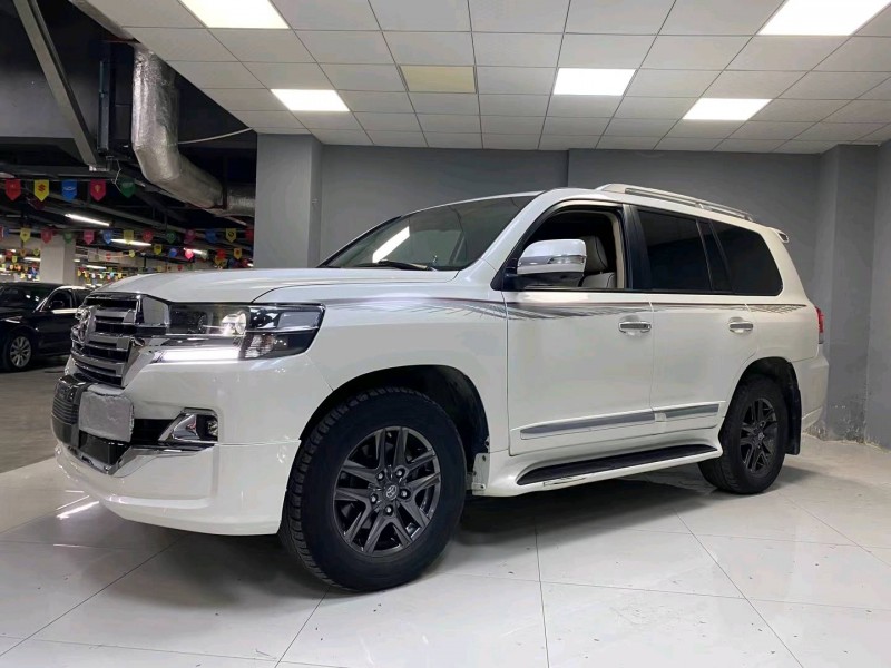 成都13年丰田兰德酷路泽6