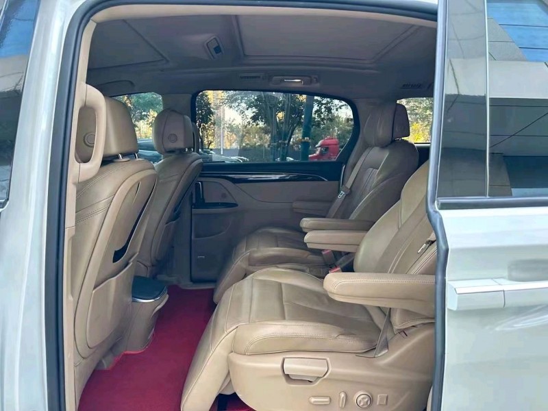 济宁16年别克GL85