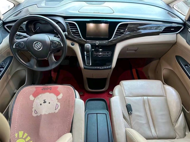 济宁16年别克GL86