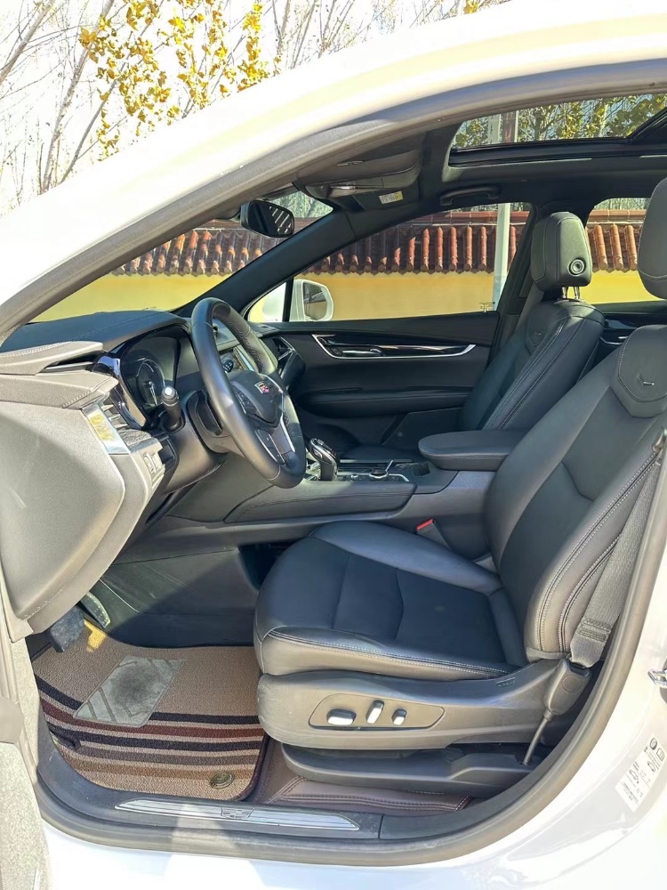 邯郸22年凯迪拉克XT58