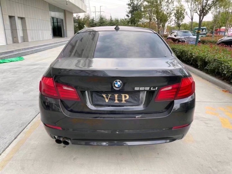 济宁13年宝马5系9