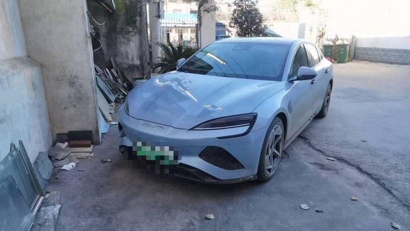 枣庄23年比亚迪海豹1