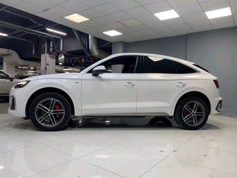 成都22年奥迪Q52