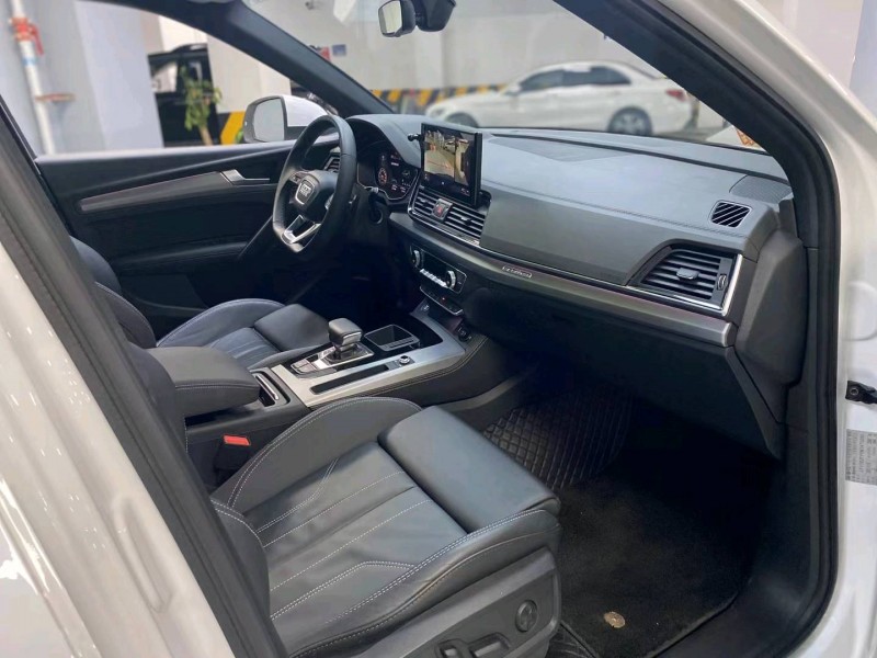 成都22年奥迪Q53