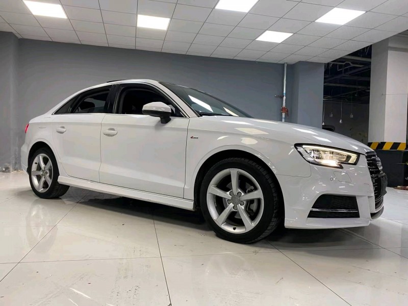 成都18年奥迪A33