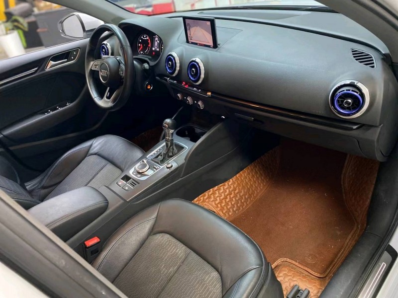 成都18年奥迪A39