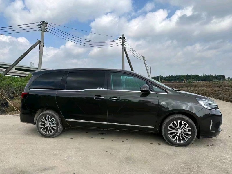 珠海22年别克GL83