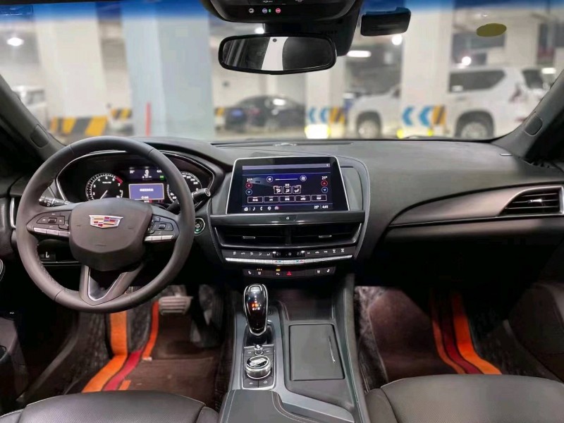 成都21年凯迪拉克CT57