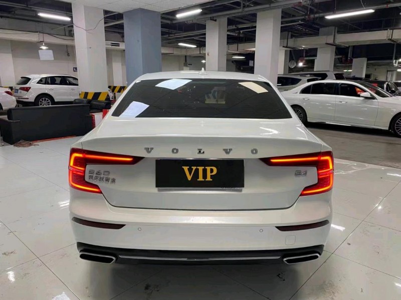 成都21年沃尔沃S60L5