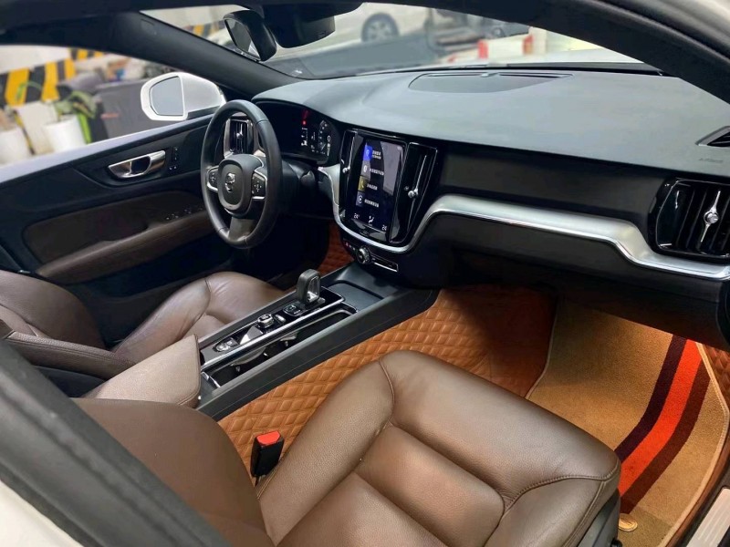 成都21年沃尔沃S60L9