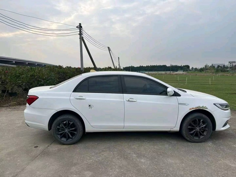 珠海22年比亚迪秦3