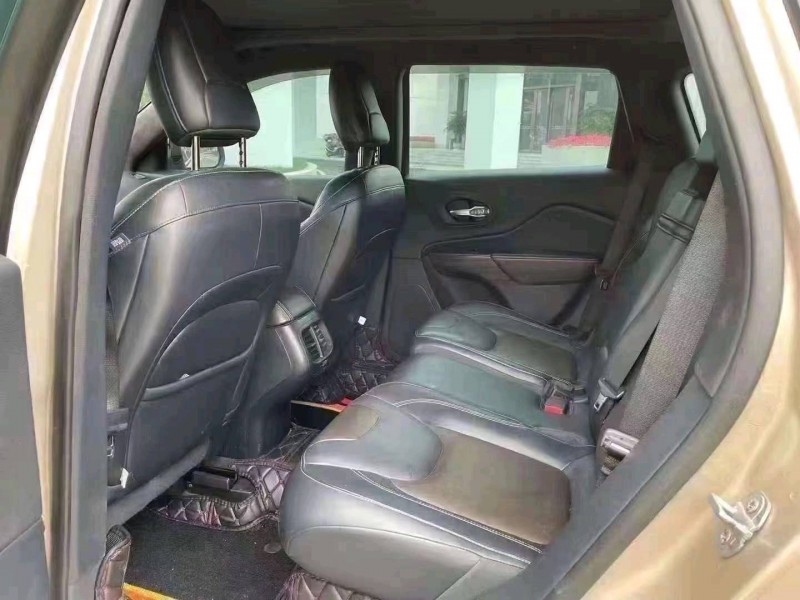 臺州16年Jeep自由光6