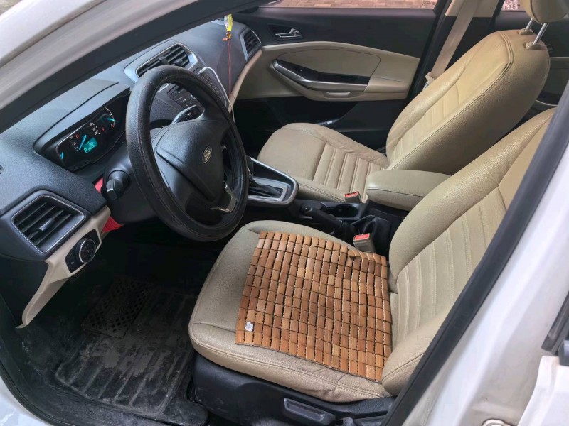 武汉17年福特福睿斯6