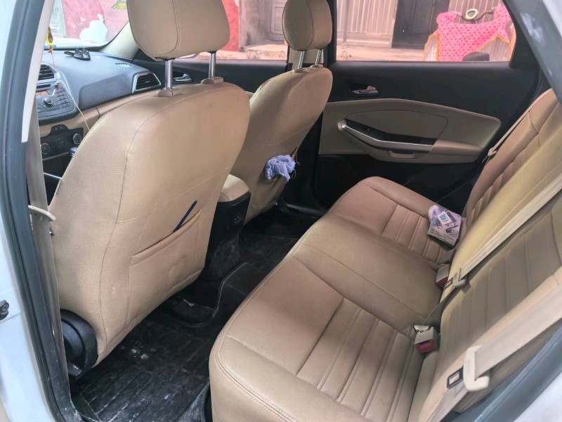 武汉17年福特福睿斯8